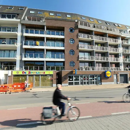 Albatros 301 With Balcony By Interhome *